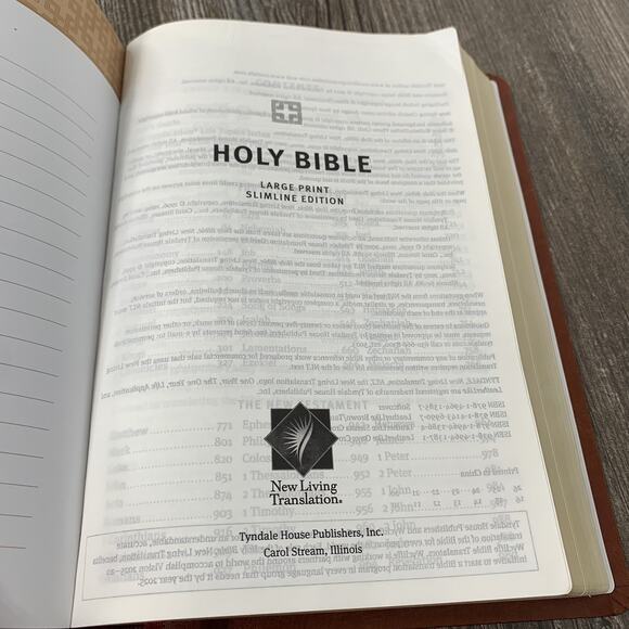 Tyndale Slimline Holy Bible Large Print NLT Cross LeatherLike New Living Transla - Picture 11 of 13